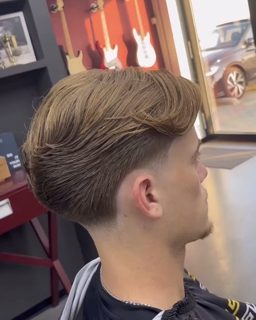 Lange blonde flow met getaperde nek - SJDEBARBER Rotterdam Nesselande